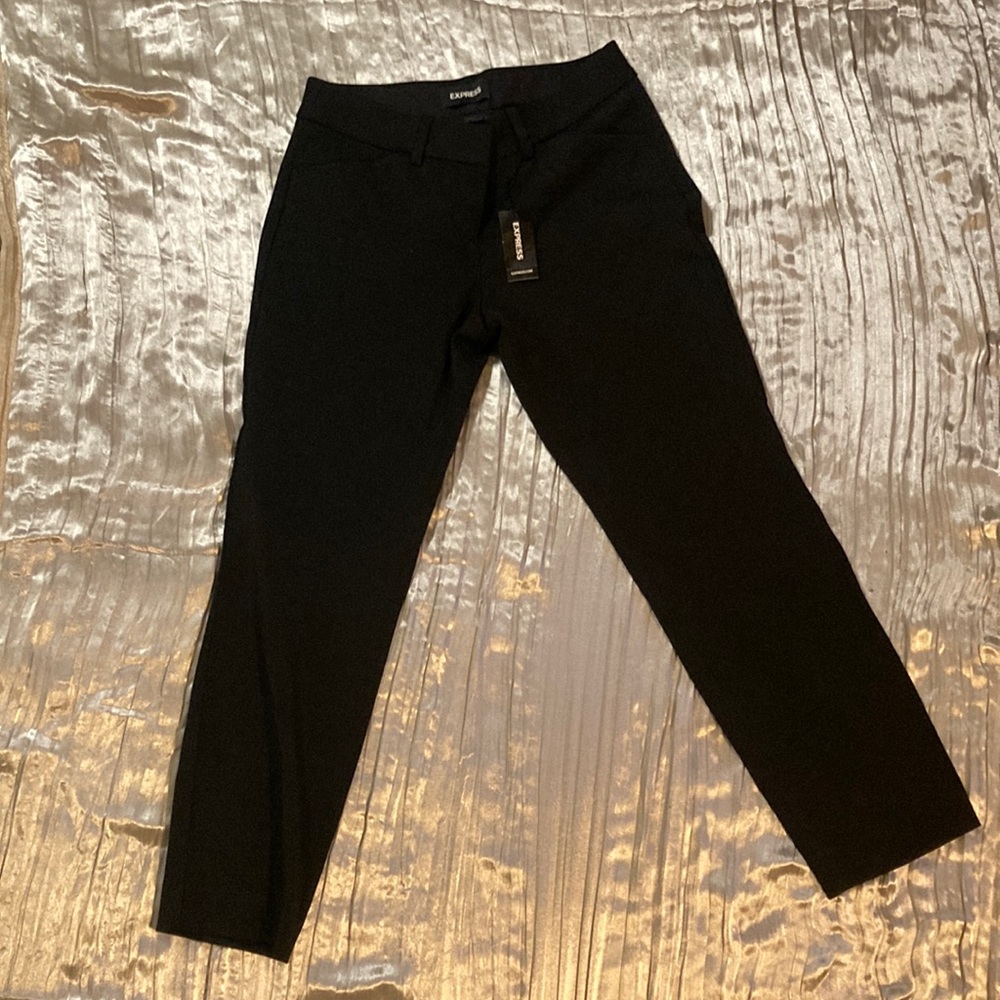 NWT Express columnist trendy low rise ankle trousers